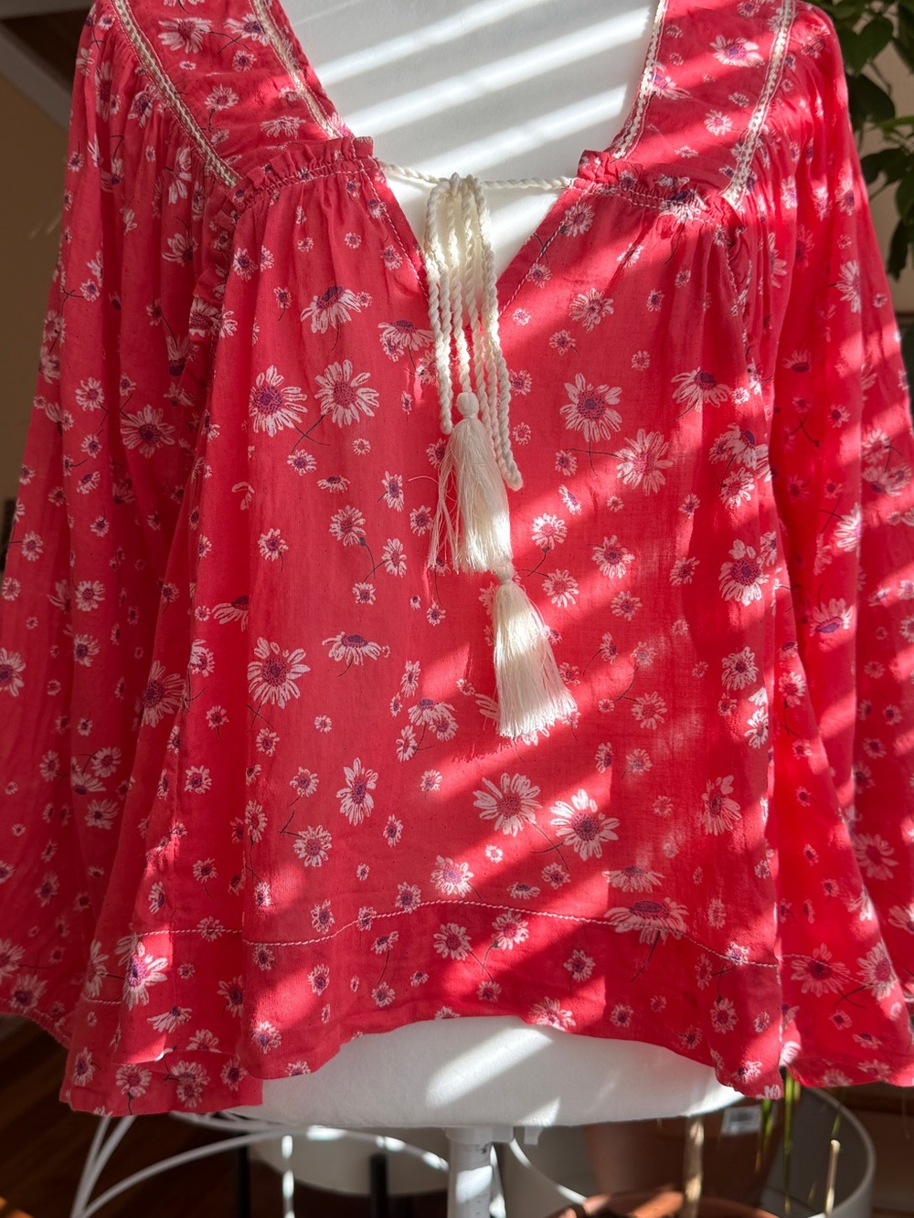 FREE PEOPLE Women’s Red Floral Peasant Top with Tassel Tie Daisy Babydoll Blouse
